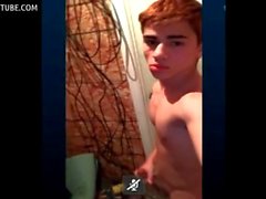 Muscle boy jerks on webcam