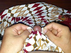 Try to cum on Aunty's lungi Textil Motif Batik AYU 526