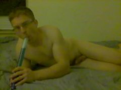 Cute guy pegs his bubble butt with bubbles on web-cam